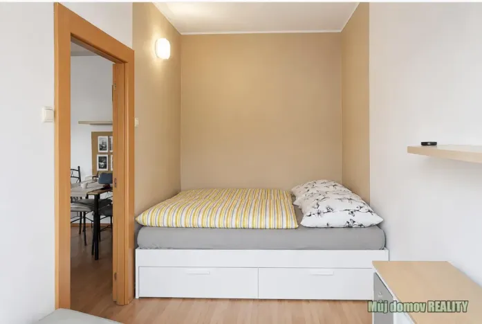 Pronájem bytu 1+1, Praha - Holešovice, U staré plynárny, 42 m2