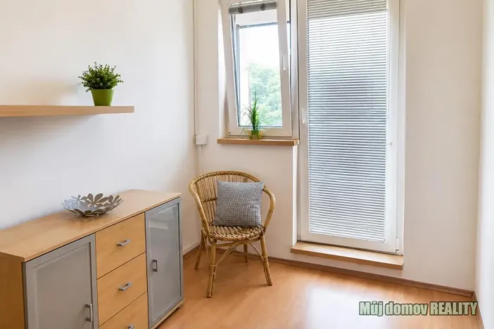Pronájem bytu 1+1, Praha - Holešovice, U staré plynárny, 42 m2
