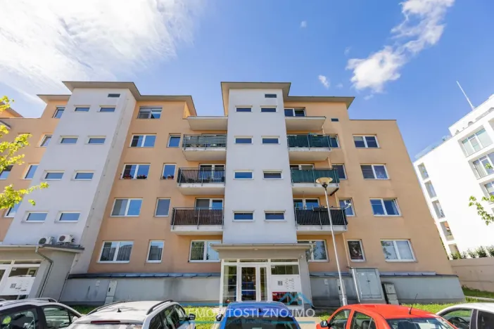 Prodej bytu 3+kk, Znojmo, Jarošova, 71 m2