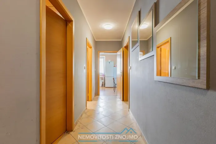 Prodej bytu 3+kk, Znojmo, Jarošova, 71 m2