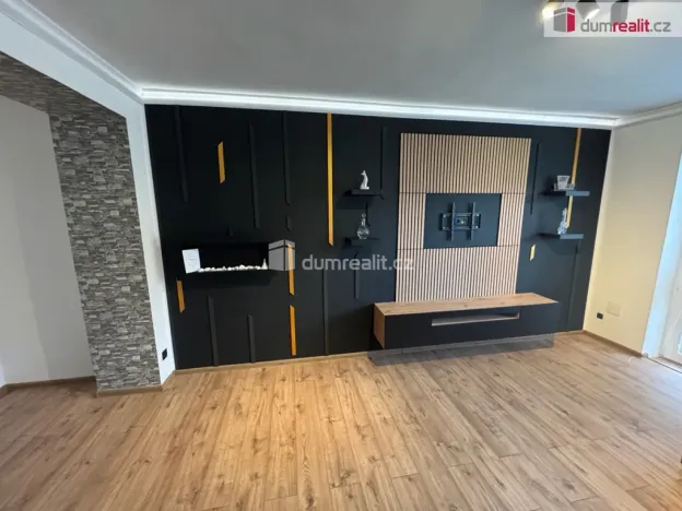 Pronájem bytu 2+1, Uherský Brod, Hlavní, 52 m2