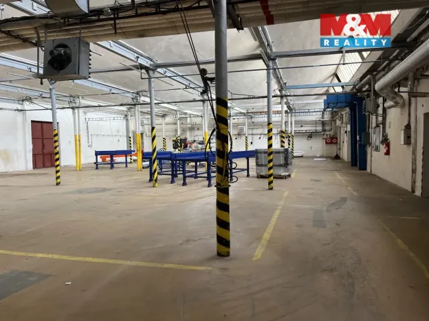 Pronájem skladu, Suchovršice, 1100 m2
