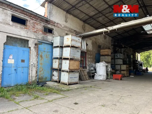 Pronájem skladu, Suchovršice, 1100 m2