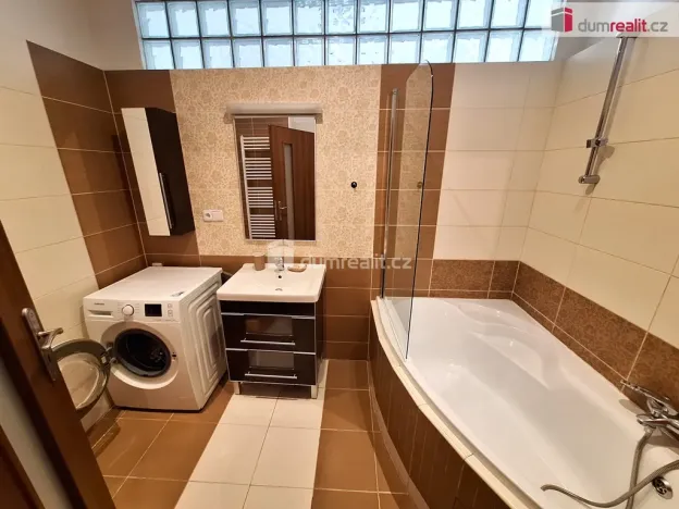 Pronájem bytu 3+kk, Praha, Kamenická, 64 m2