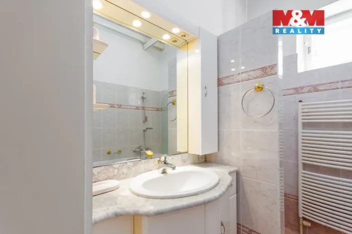 Prodej atypického bytu, Orlová - Město, Fr. Palackého, 140 m2
