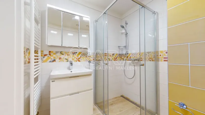 Pronájem bytu 1+kk, Hořovice, Pod Drahou, 39 m2