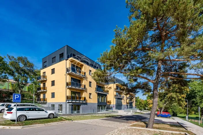 Pronájem bytu 1+kk, Hořovice, Pod Drahou, 39 m2