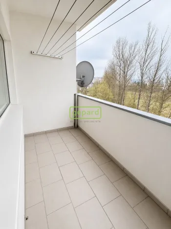 Pronájem bytu 2+1, Karlovy Vary, Závodu míru, 62 m2