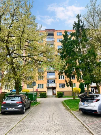 Pronájem bytu 2+1, Karlovy Vary, Závodu míru, 62 m2