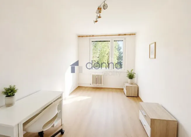 Pronájem bytu 2+kk, Praha, Janského, 44 m2