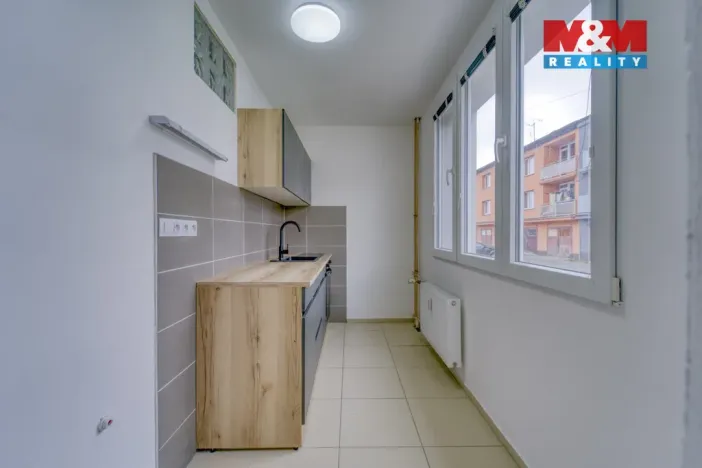 Prodej bytu 4+1, Lesná, 64 m2