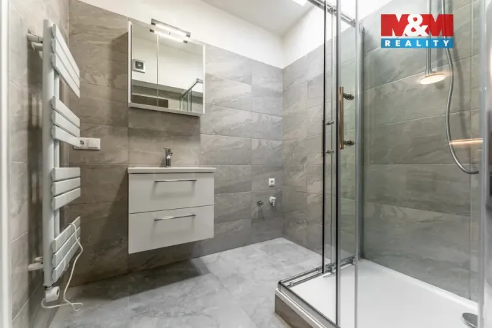 Pronájem bytu 1+kk, Praha - Vysočany, Novovysočanská, 38 m2