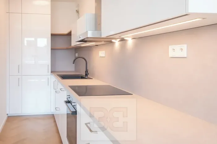 Pronájem bytu 3+kk, Praha - Libeň, Sokolovská, 70 m2