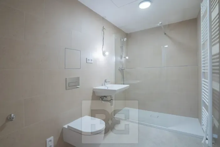Pronájem bytu 1+kk, Praha - Smíchov, Toyen, 42 m2