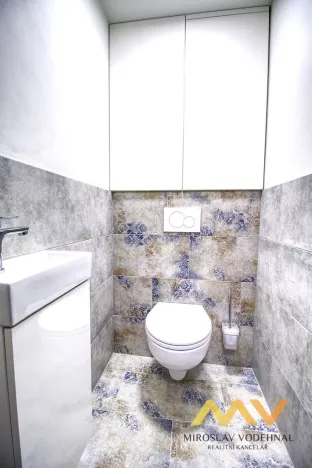 Pronájem bytu 2+kk, Hradec Králové - Slezské Předměstí, třída SNP, 53 m2
