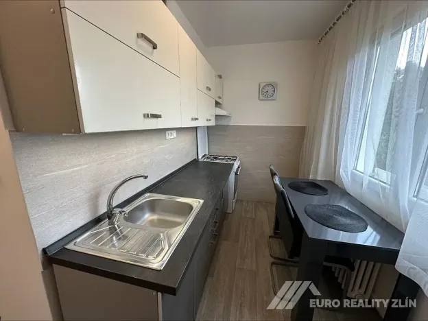 Pronájem bytu 2+1, Zlín, Dřevnická, 60 m2