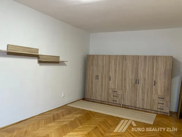 Pronájem bytu 2+1, Zlín, Dřevnická, 60 m2