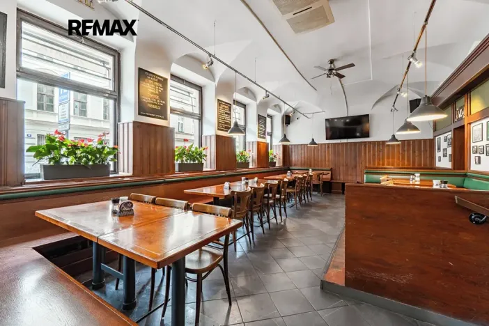 Pronájem restaurace, Praha - Nusle, Sekaninova, 254 m2