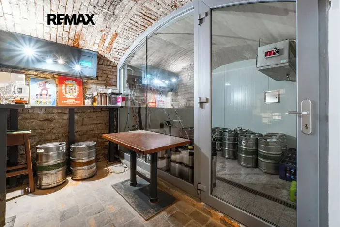 Pronájem restaurace, Praha - Nusle, Sekaninova, 254 m2