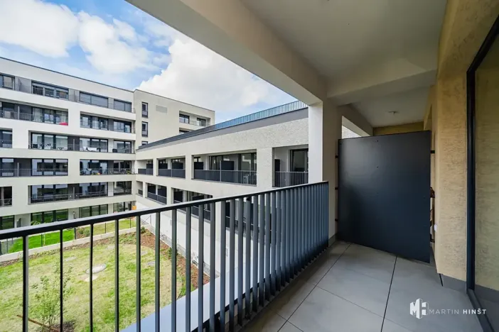 Pronájem bytu 1+kk, Praha - Hloubětín, Poděbradská, 35 m2