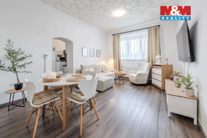 Prodej bytu 3+1, Dymokury, Osvobození, 65 m2