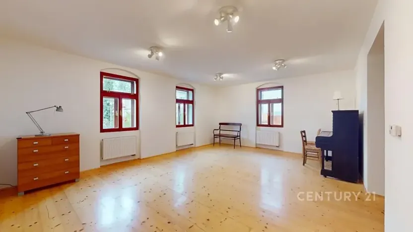 Prodej rodinného domu, Hrusice, Náves, 245 m2