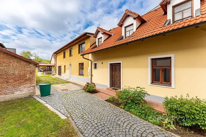 Prodej rodinného domu, Hrusice, Náves, 245 m2