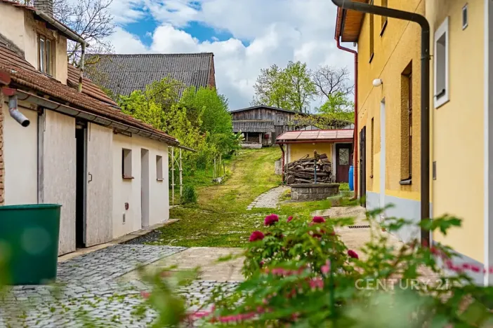 Prodej rodinného domu, Hrusice, Náves, 245 m2