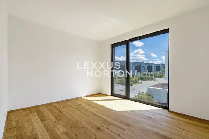 Prodej rodinného domu, Praha - Horní Měcholupy, U hostivařského nádraží, 231 m2