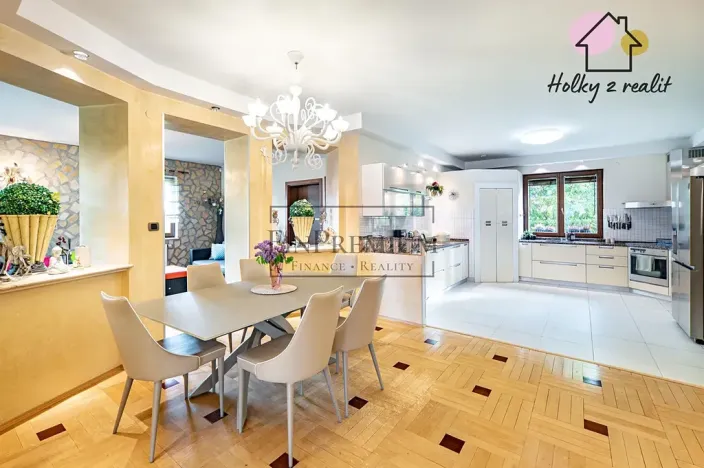 Prodej rodinného domu, Praha - Šeberov, Karfíkova, 354 m2