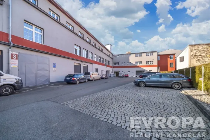 Pronájem skladu, Plzeň - Božkov, Božkovské náměstí, 985 m2