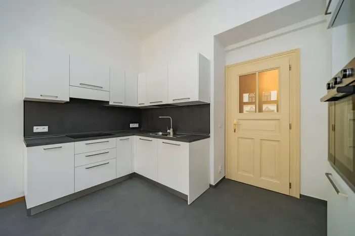 Pronájem bytu 2+kk, Praha - Bubeneč, Kamenická, 52 m2