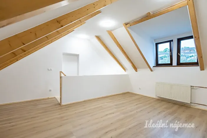 Pronájem bytu 2+kk, Praha - Lysolaje, Lysolajské údolí, 49 m2