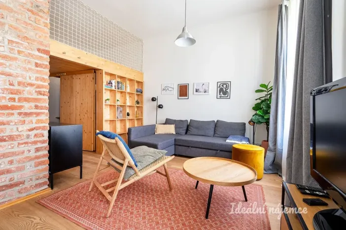 Pronájem bytu 1+kk, Praha - Malá Strana, Petřínská, 37 m2