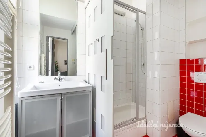 Pronájem bytu 1+kk, Praha - Malá Strana, Petřínská, 37 m2