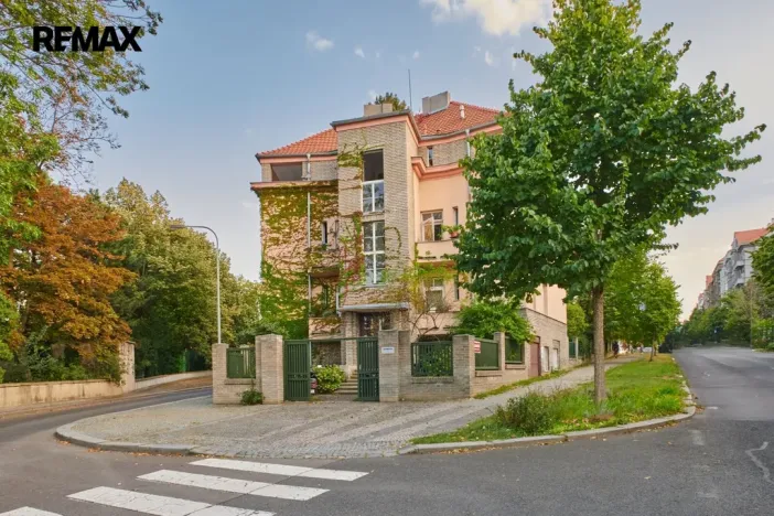 Pronájem bytu 2+1, Praha - Bubeneč, Bubenečská, 69 m2