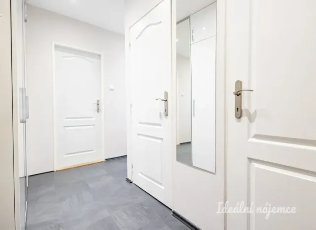 Pronájem bytu 2+kk, Praha - Záběhlice, Choceradská, 44 m2