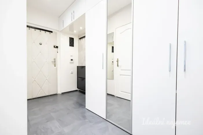 Pronájem bytu 2+kk, Praha - Záběhlice, Choceradská, 44 m2