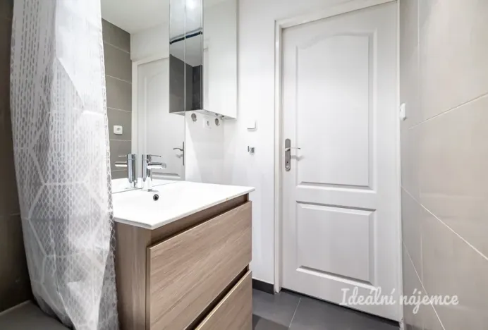 Pronájem bytu 2+kk, Praha - Záběhlice, Choceradská, 44 m2