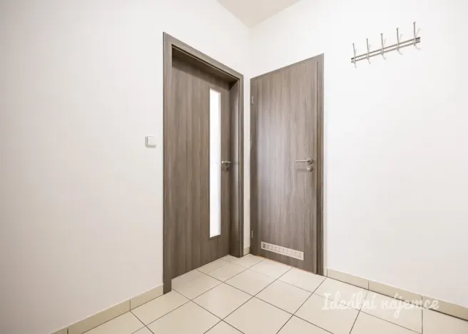 Pronájem bytu 2+kk, Praha - Černý Most, Mrázkova, 50 m2