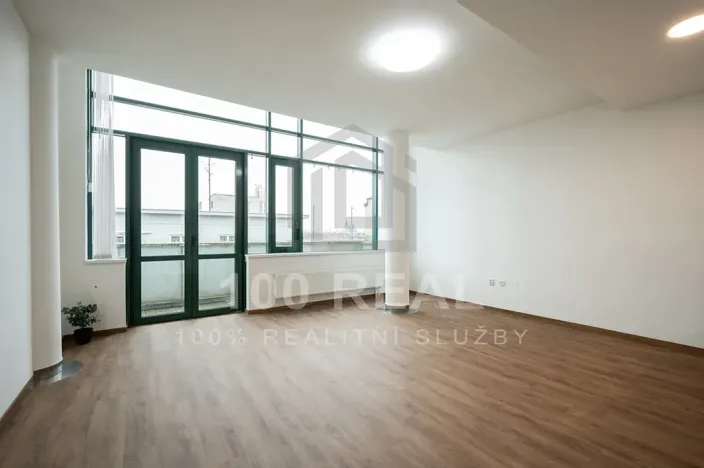 Pronájem bytu 3+kk, Hradec Králové, náměstí 28. října, 74 m2