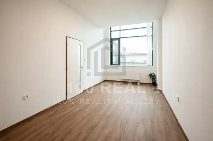 Pronájem bytu 3+kk, Hradec Králové, náměstí 28. října, 74 m2