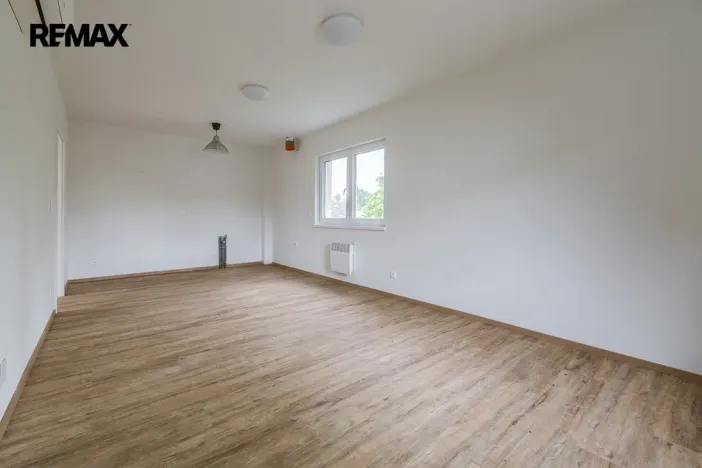 Pronájem kanceláře, Úvaly, Maroldova, 70 m2
