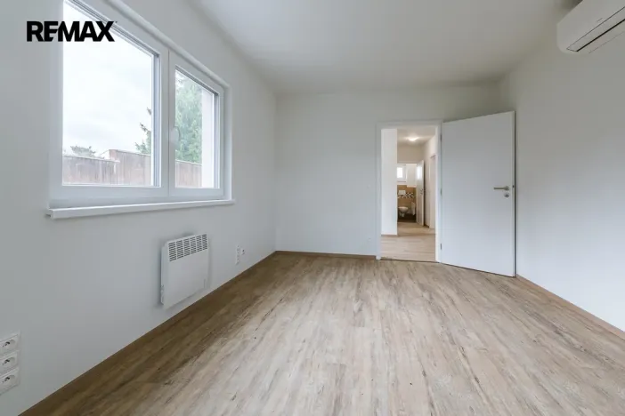 Pronájem kanceláře, Úvaly, Maroldova, 70 m2