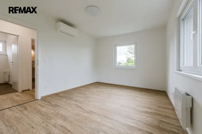 Pronájem kanceláře, Úvaly, Maroldova, 70 m2