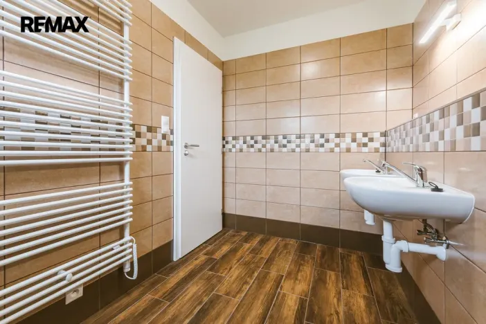 Pronájem kanceláře, Úvaly, Maroldova, 70 m2