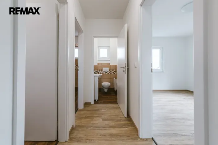 Pronájem kanceláře, Úvaly, Maroldova, 70 m2