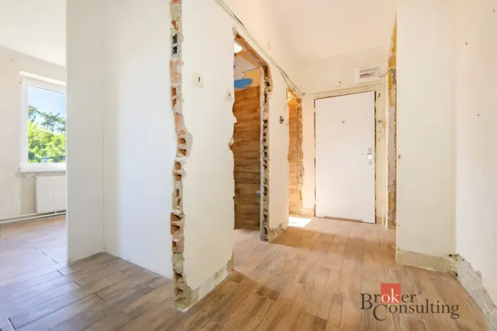Prodej bytu 2+1, Hrádek - Nová Huť, 1. máje, 58 m2