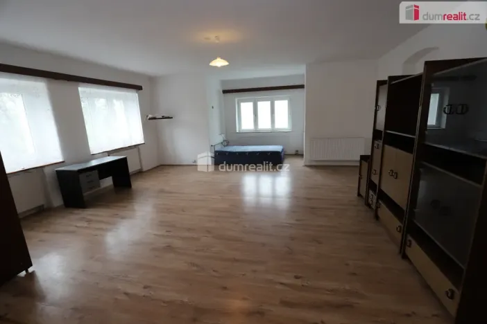 Pronájem bytu 1+kk, Karlovy Vary - Počerny, 58 m2