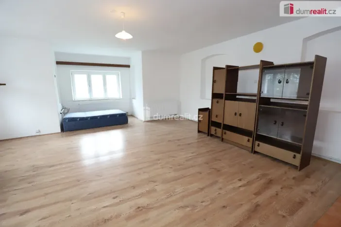 Pronájem bytu 1+kk, Karlovy Vary - Počerny, 58 m2